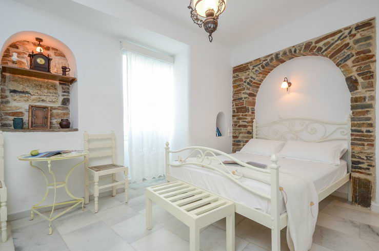 Anixis Hotel Studios