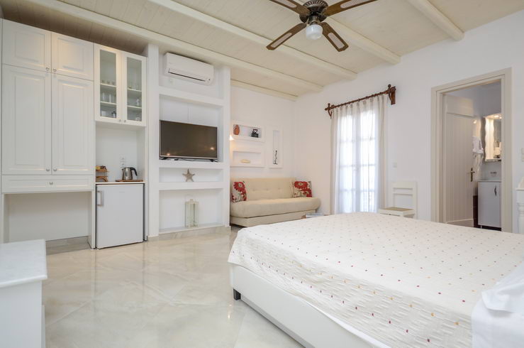 Anixis Hotel Suites